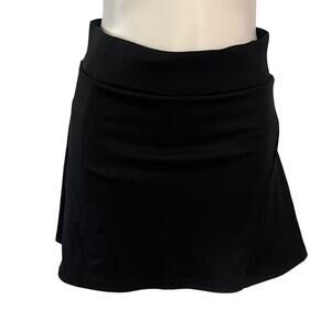 Werena women’s black pleated tennis skirt with built in shorts